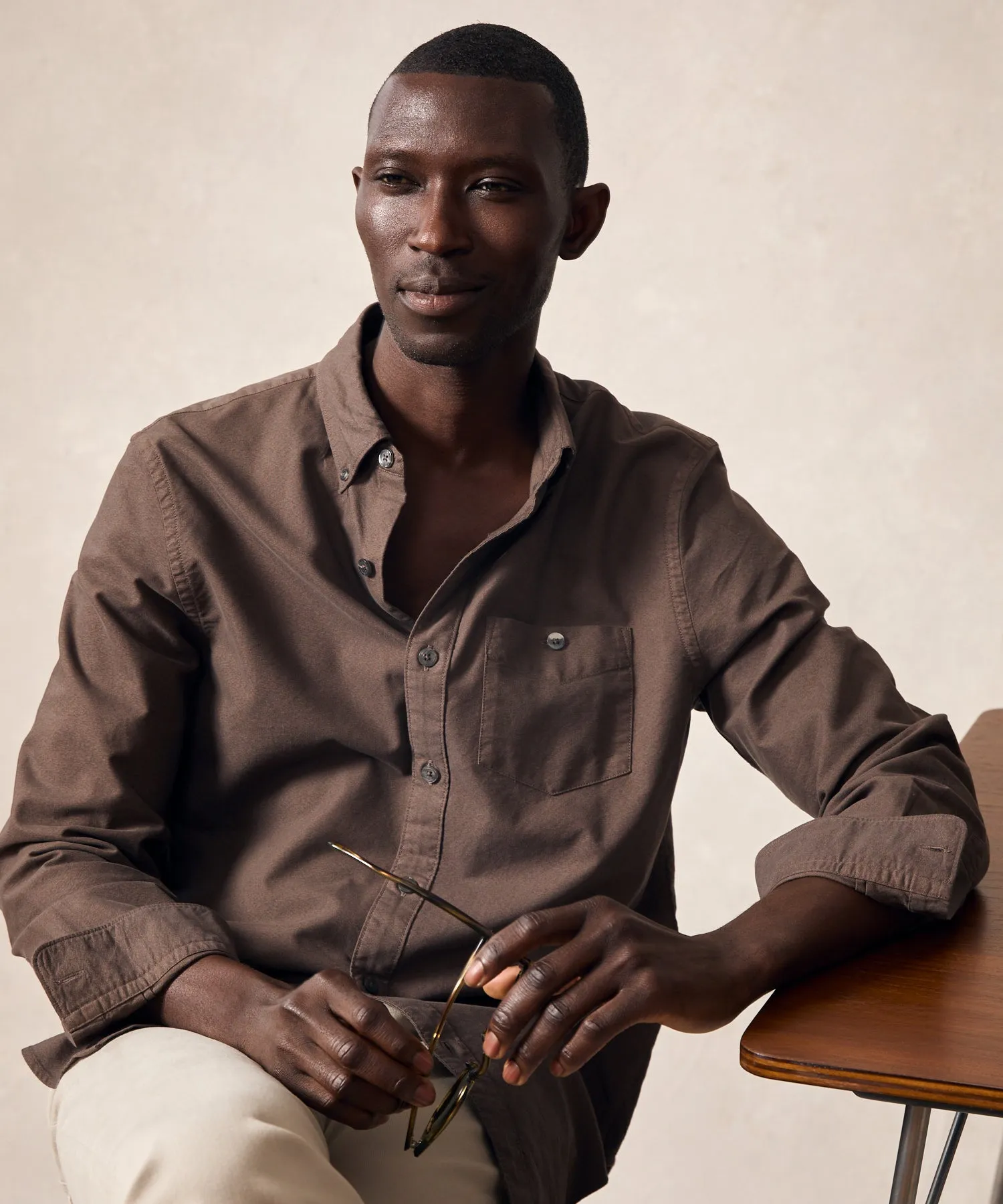 Garment-Dyed Favorite Oxford in Brown