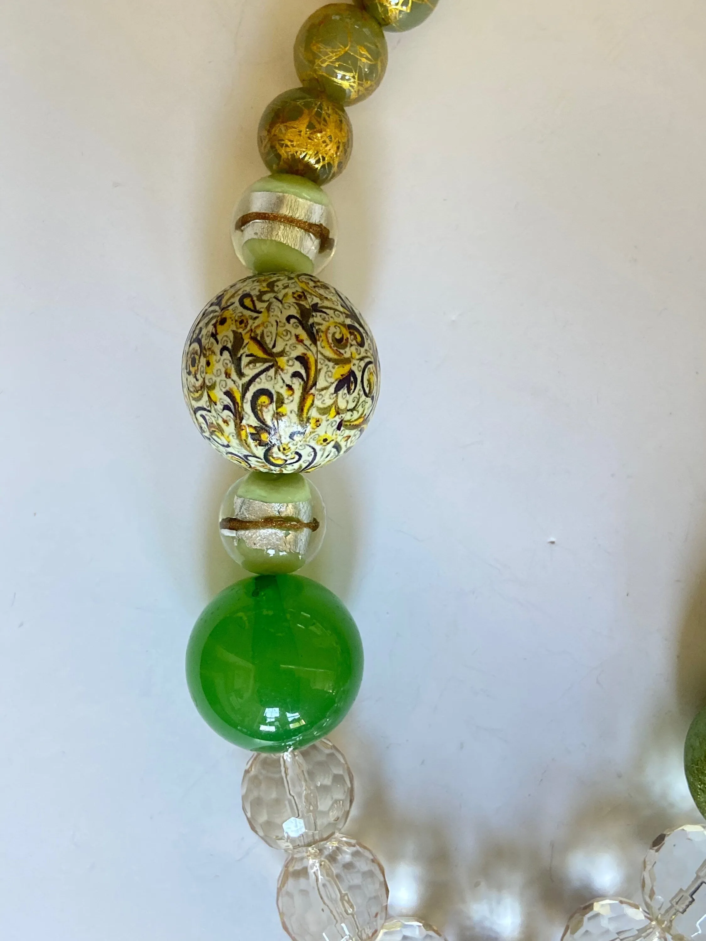 Queen Mum Ivy Choker Necklace