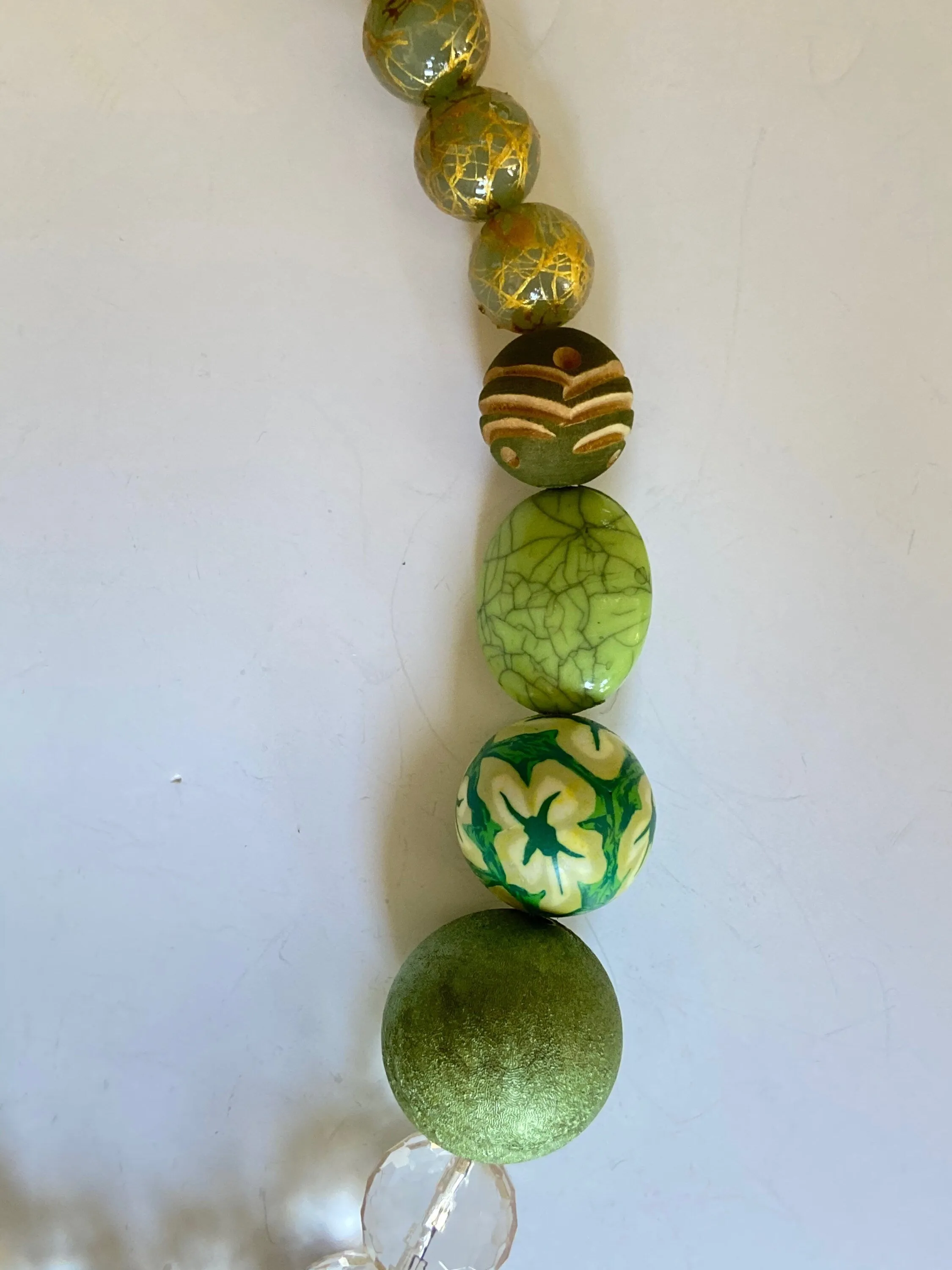 Queen Mum Ivy Choker Necklace